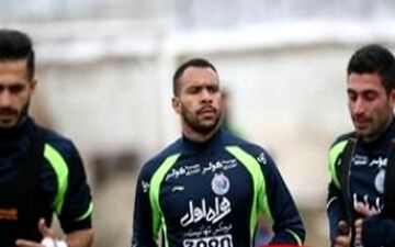 بازیکن برزیلی در آستانه تمدید قرارداد با استقلال