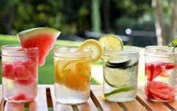 چرا نباید بعد از مصرف میوه آب بخوریم؟