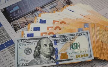 بازار ارز در مدار احتیاط؛ آیا روند اصلاح قیمت دلار پس از تعطیلات ادامه دارد؟