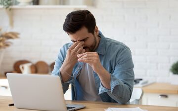سردرد چیست و چند نوع دارد؟سردردهای خطرناک کدامند؟سردردهای اولیه کدامند؟