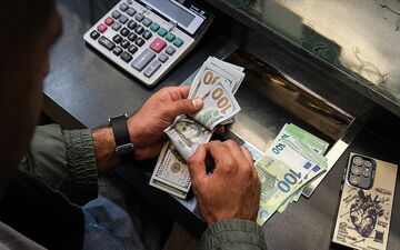 تحلیلگر اقتصادی: نرخ دلار باید ۲۷۰ هزار تومان باشد
