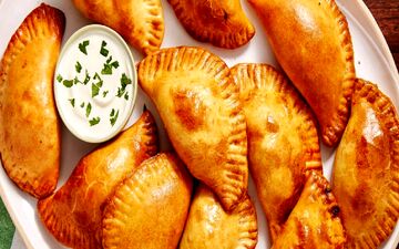طرز تهیه پیراشکی عدس و سیب‌ زمینی؛ پیش‌غذای خوشمزه و مقوی برای مجالس