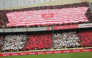 حرکت عجیب تراکتوری ها و سپاهانی ها ؛ تشویق کاشیما و شعار علیه پرسپولیس