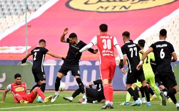 فاجعه داوری در دیدار پرسپولیس - ون‌پارس/ اشتباهات بزرگ علیه سرخ‌ها از زبان کارشناس داوری